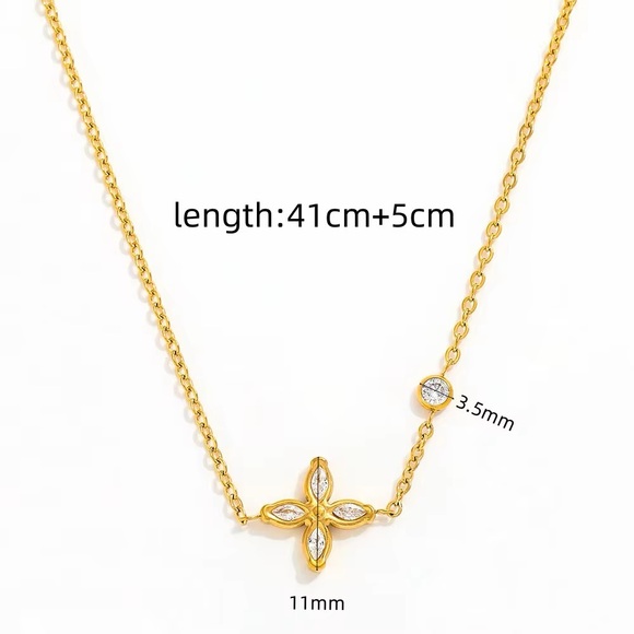 18K Gold Plated Cubic Zirconia Flower Necklace - Picture 8 of 9